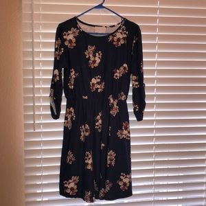 Floral dark blue dress with 3/4 sleeves
